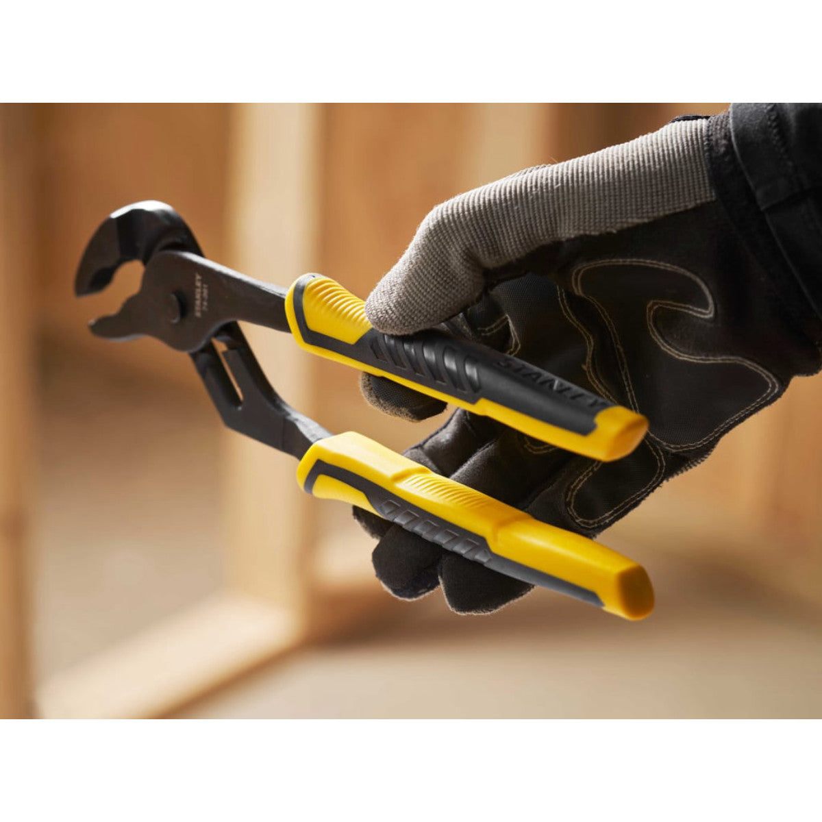 STANLEY Hand Tools ControlGrip Groove Joint Pliers 250mm STA074361