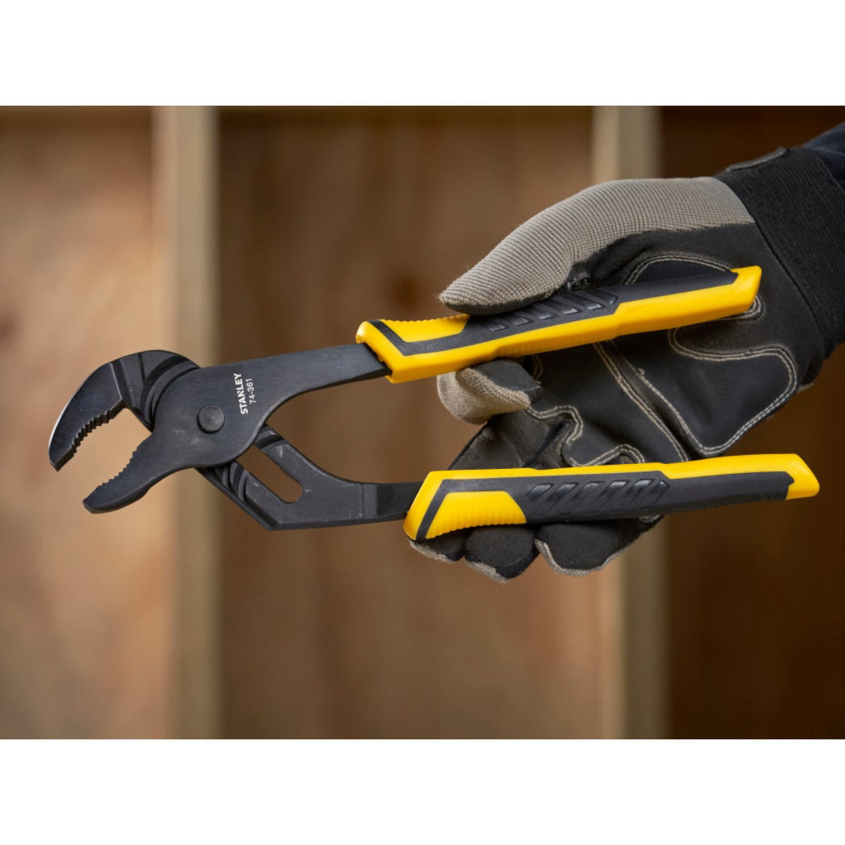 STANLEY Hand Tools ControlGrip Groove Joint Pliers 250mm STA074361