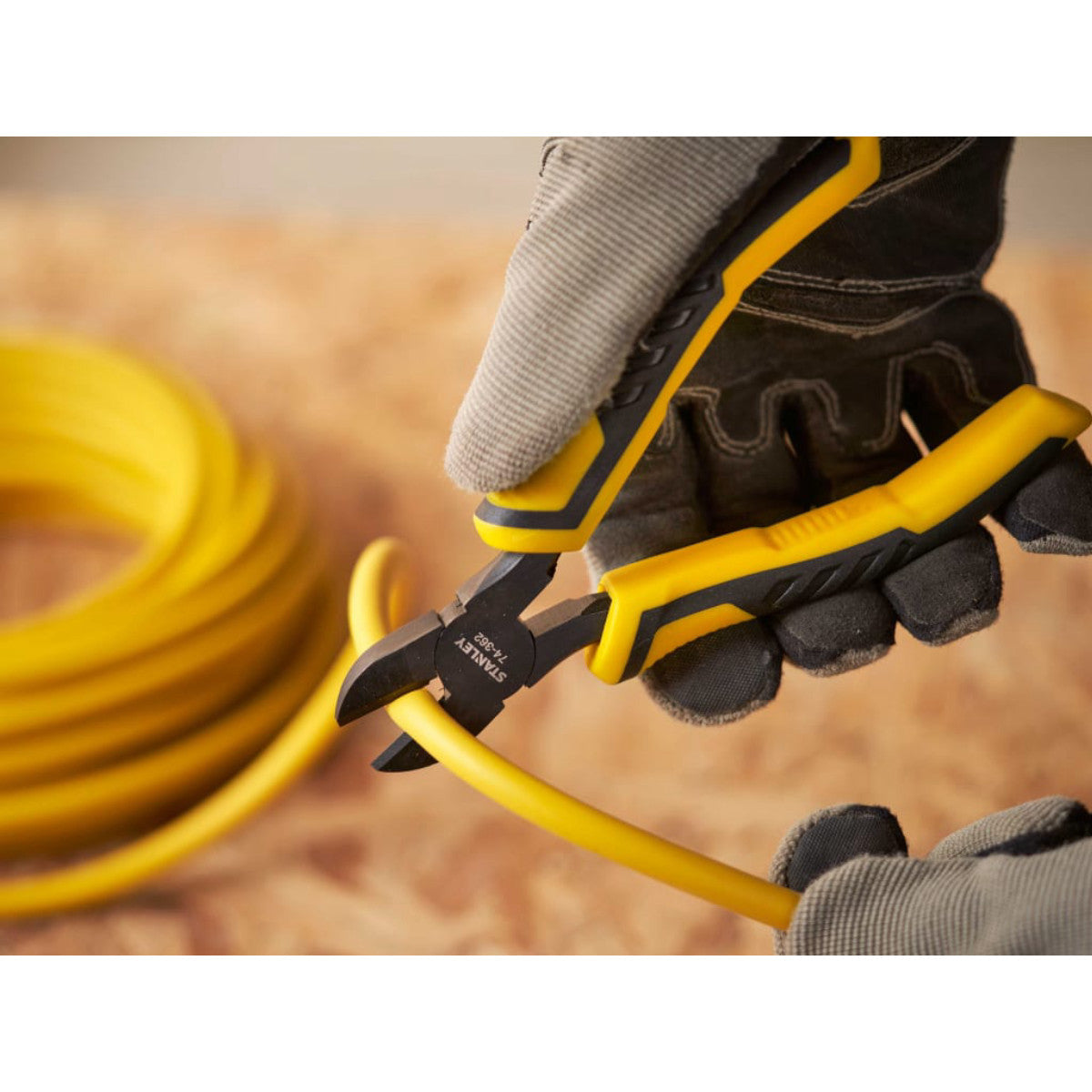 STANLEY Hand Tools ControlGrip Diagonal Cutting Pliers 150mm (6in) STA074362