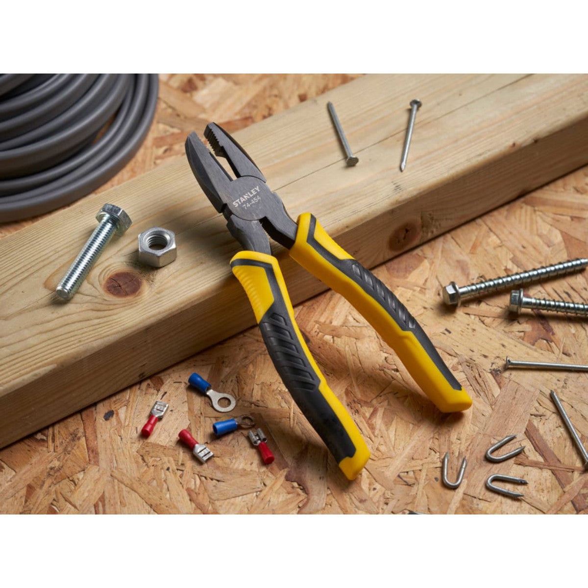STANLEY Hand Tools ControlGrip Combination Pliers 200mm (8in) STA074367
