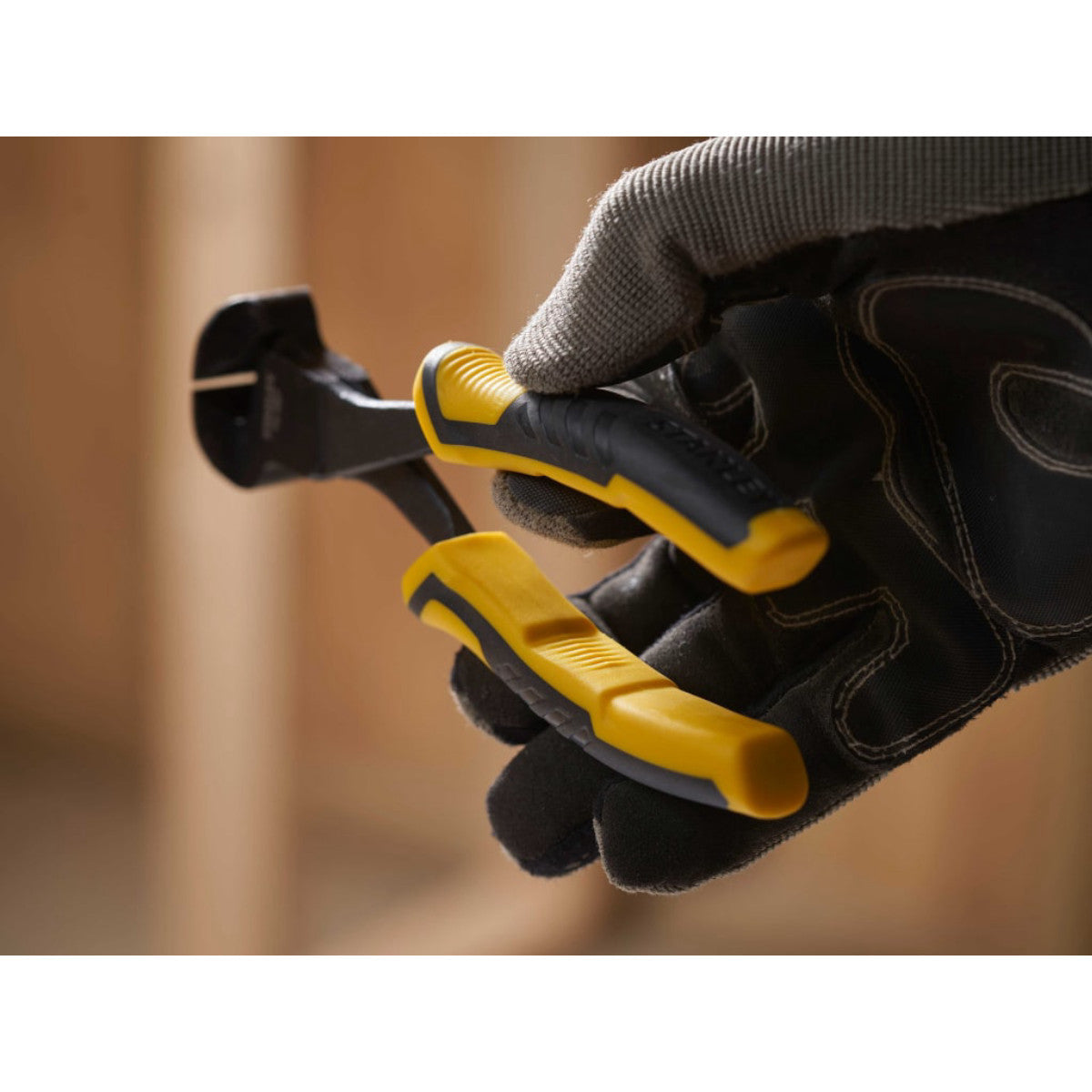 STANLEY Hand Tools ControlGrip End Cutter Pliers 150mm (6in) STA075067