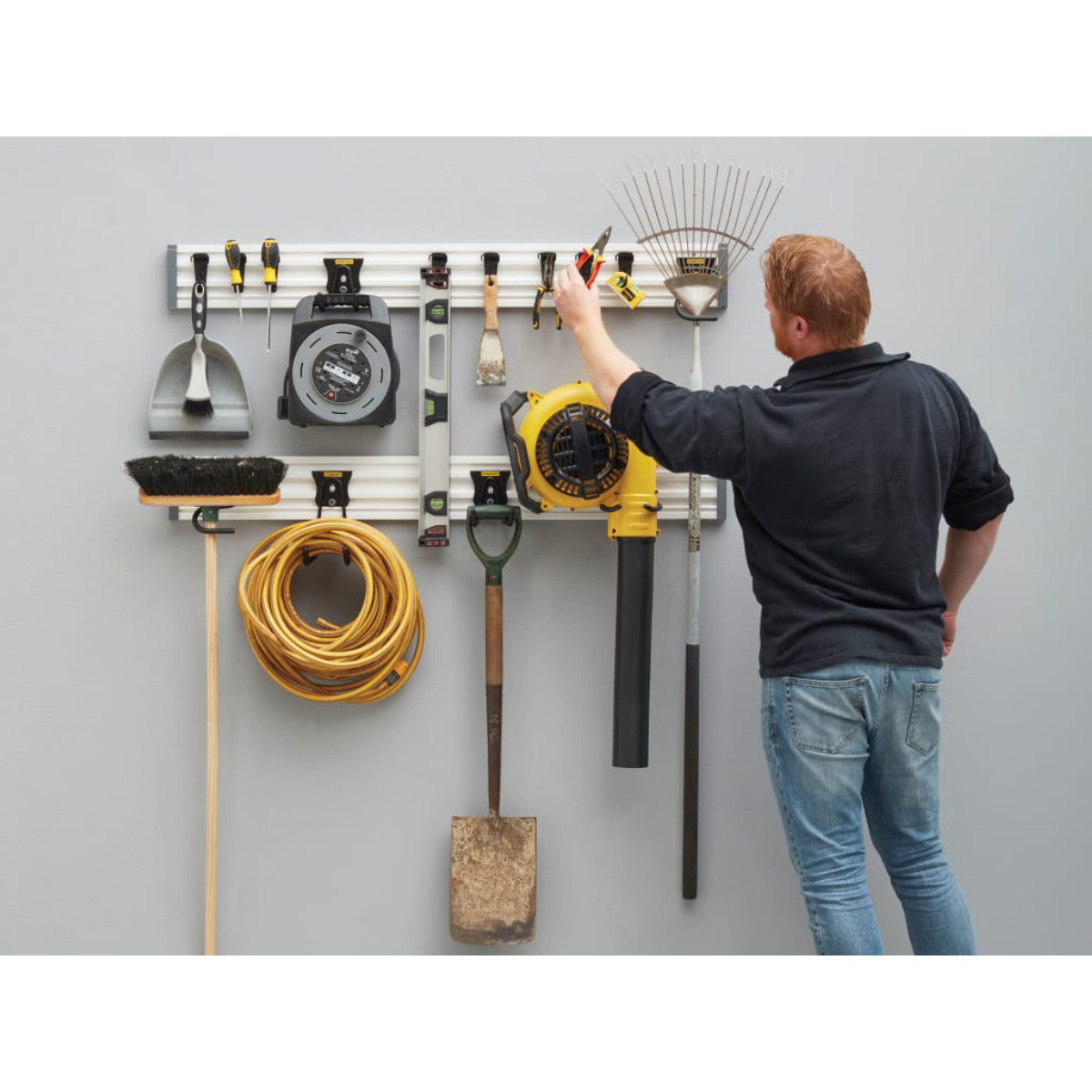 STANLEY Hand Tools Track Wall System Starter Kit, 20 Piece STA122000