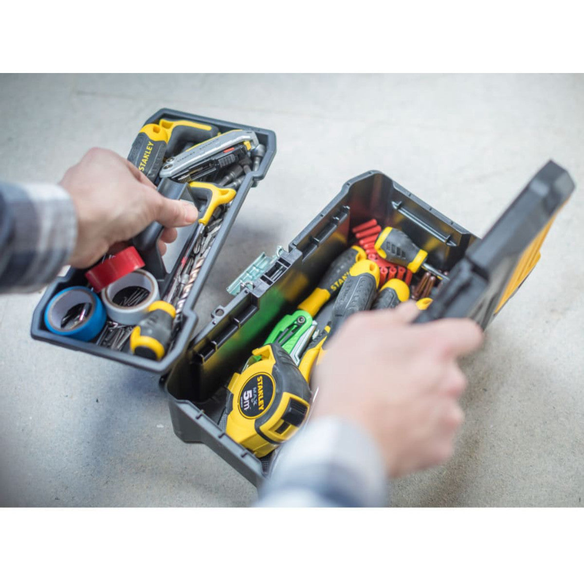 STANLEY Hand Tools Basic Toolbox with Organiser Top 32cm (12.1/2in) STA175515