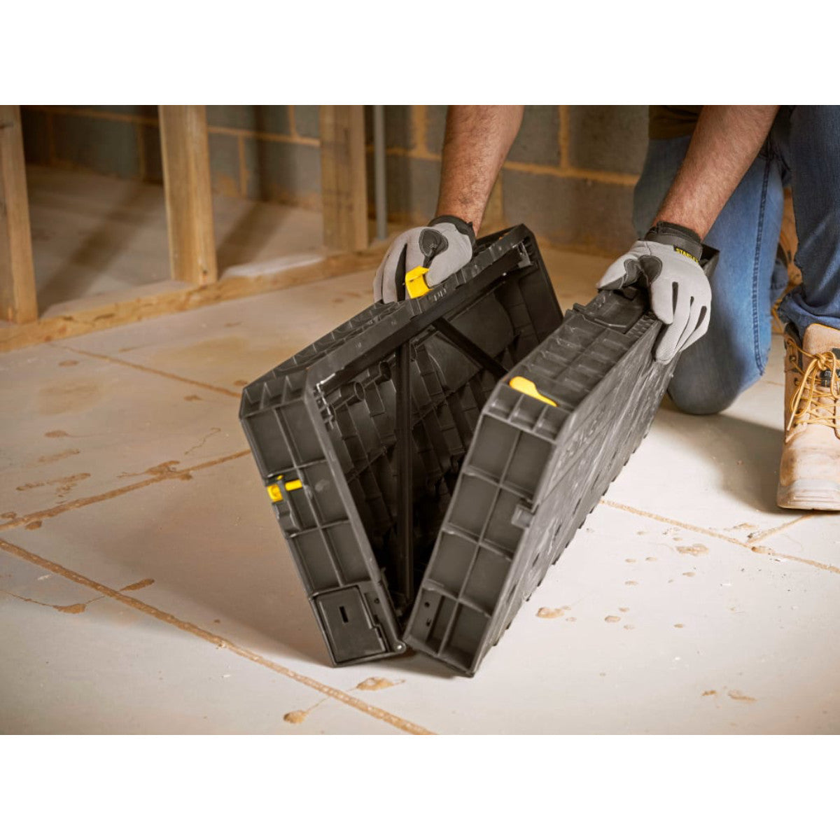 STANLEY Hand Tools Fold-Up Workbench STA183492