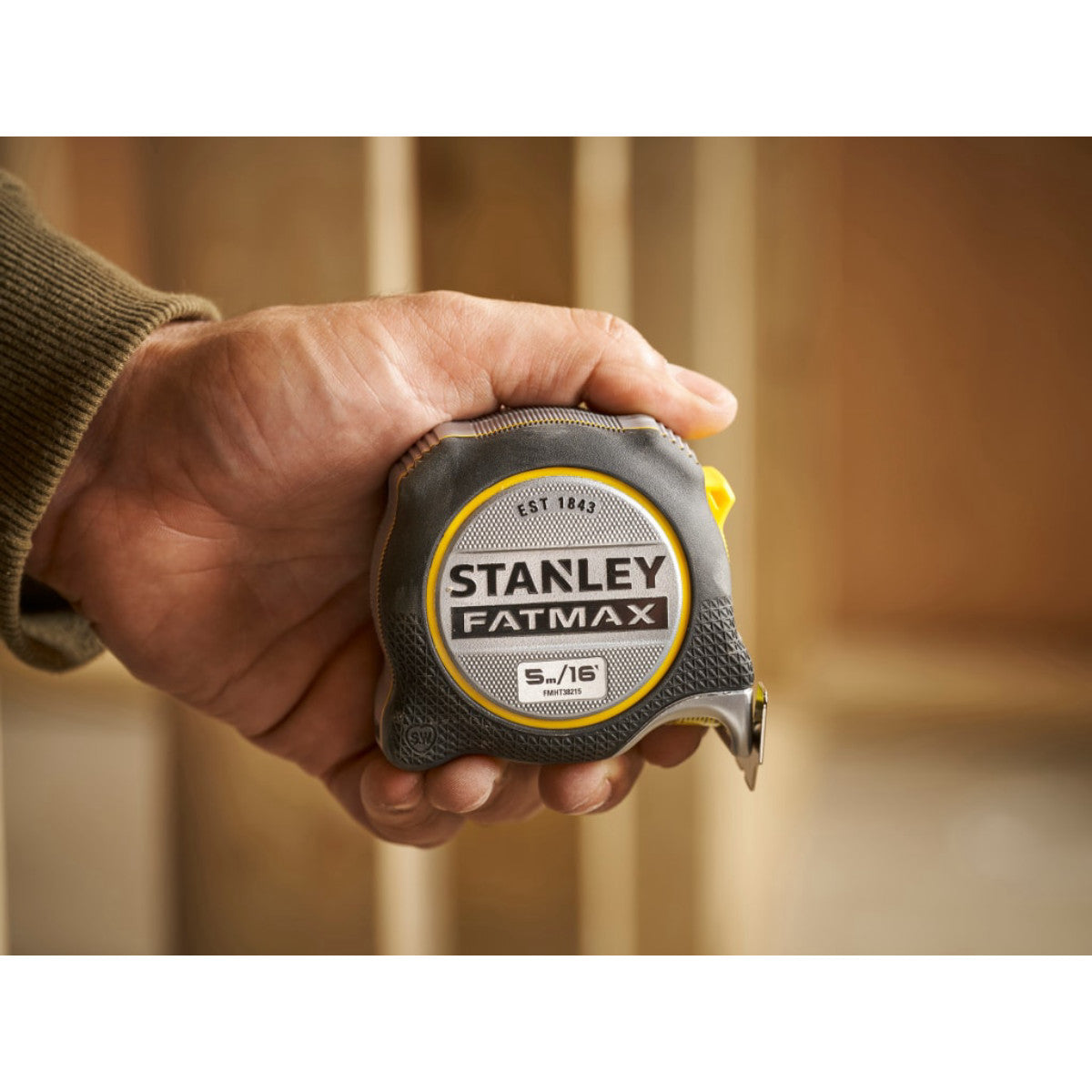 STANLEY Hand Tools FATMAX XTREME Tape Measure 5m/16ft (Width 32mm) STA538215