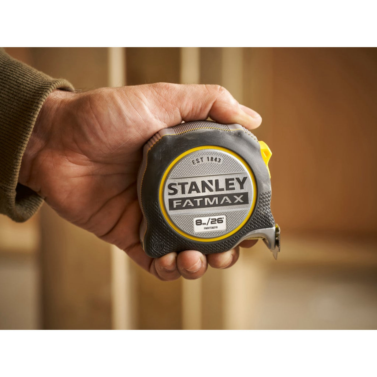 STANLEY Hand Tools FATMAX XTREME Tape Measure 8m/26ft (Width 32mm) STA538218